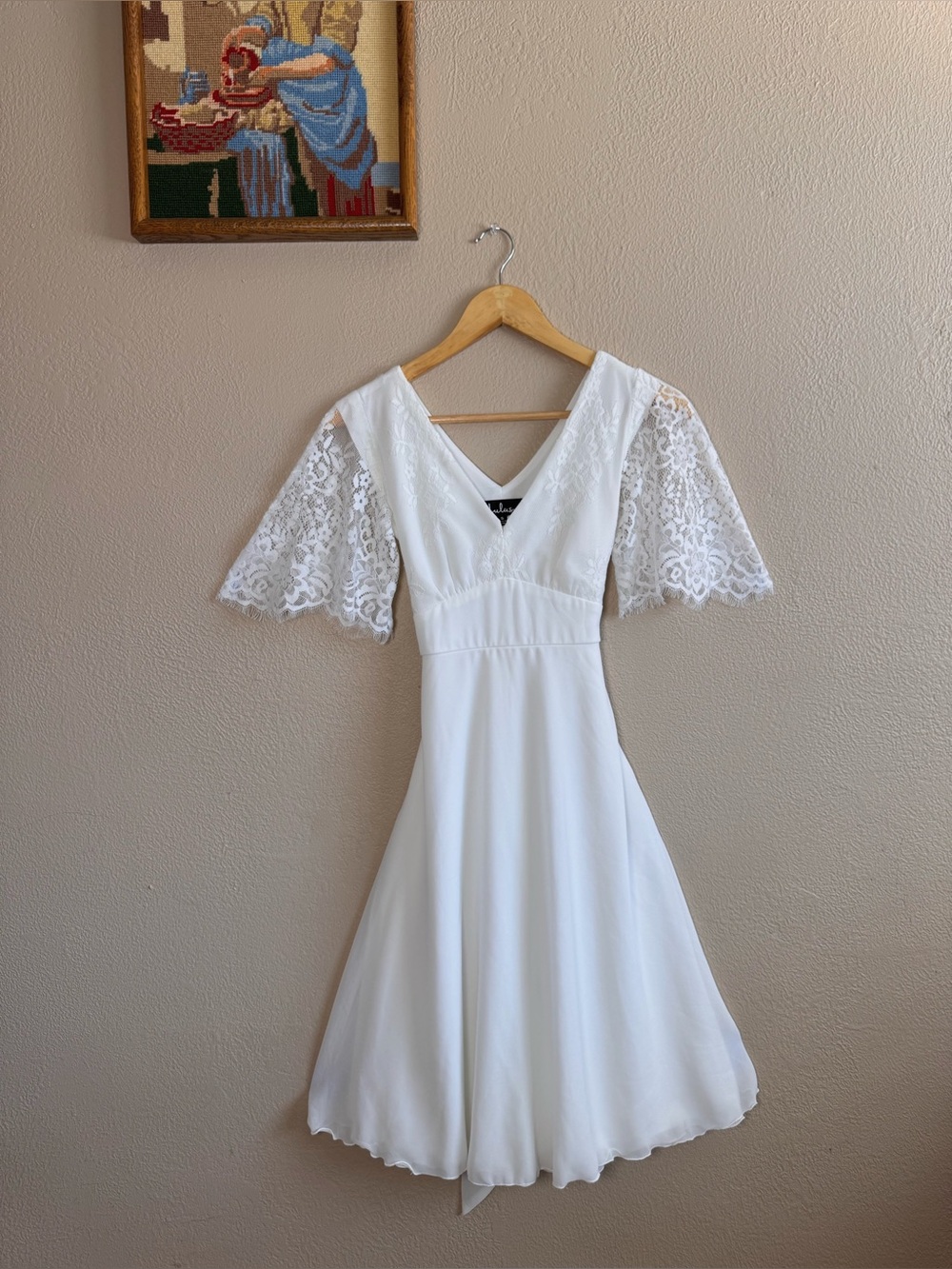 Lulu's White V-Neck Lace Sleeve Midi Dress | Size Small